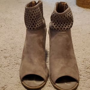 Ankle boots